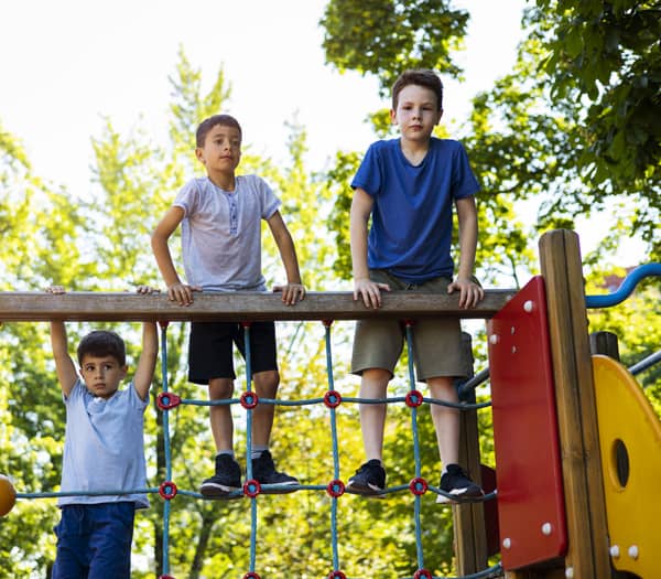 play-schools-kindergarten-service-mid-img